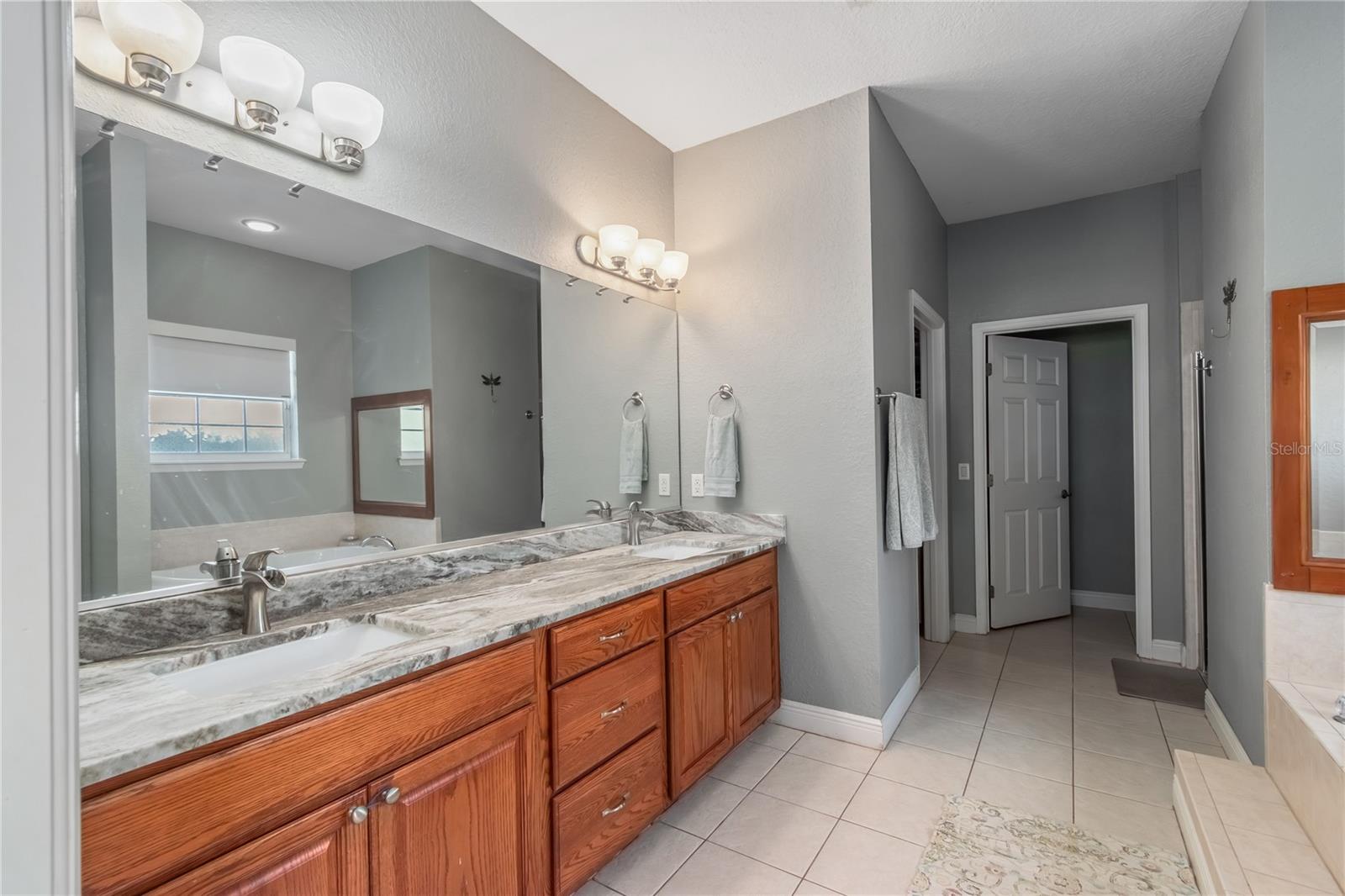 DORCHESTER ESTATES - Residential