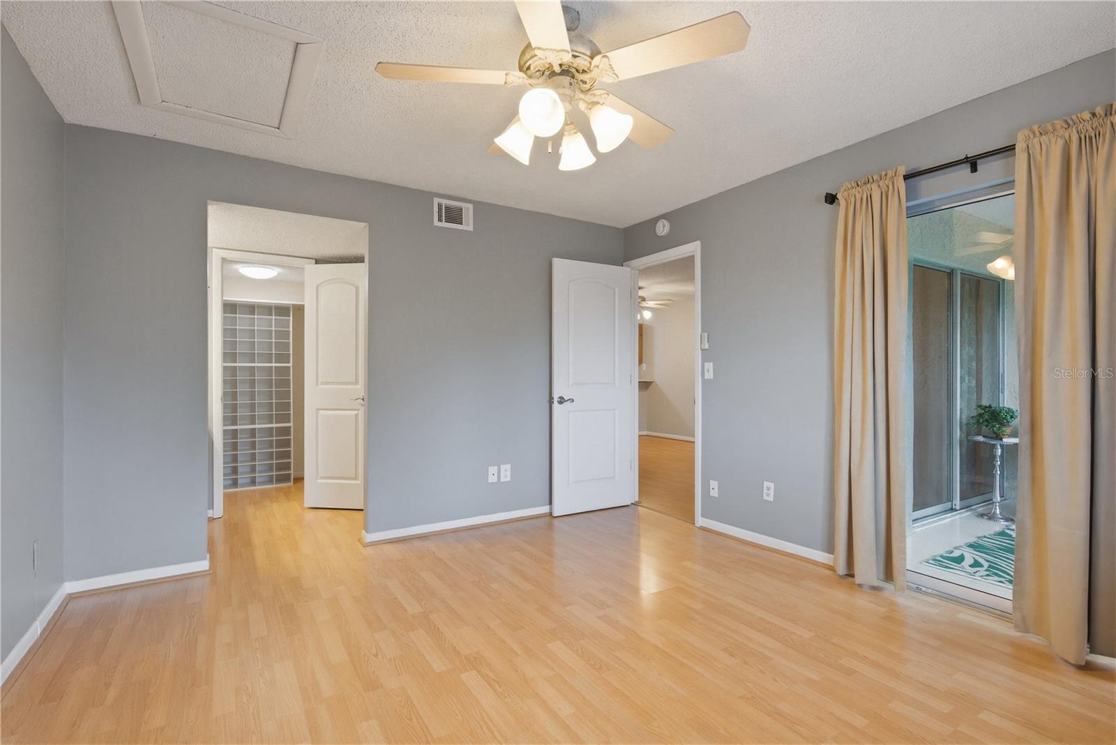 SHADOW LAKES - Residential