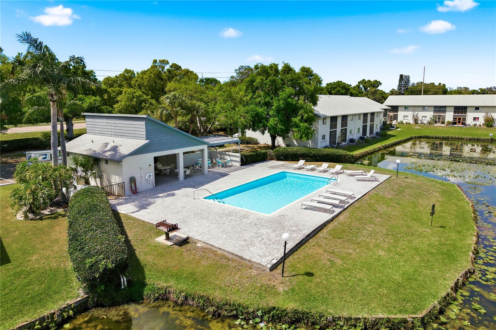 SHADOW LAKES - Residential