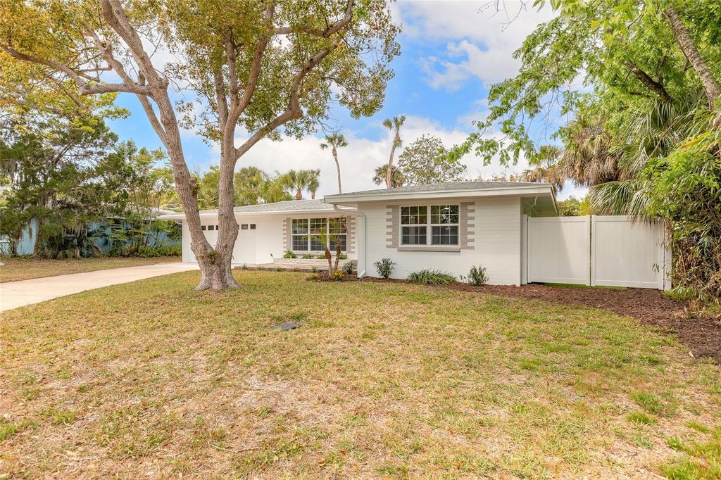 Photo of 39 Willis Drive, Ormond Beach, FL 32176 (MLS # V4948106)