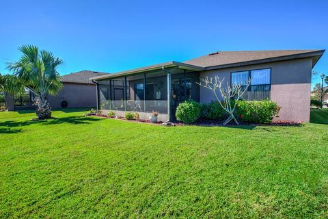 A home in PARRISH