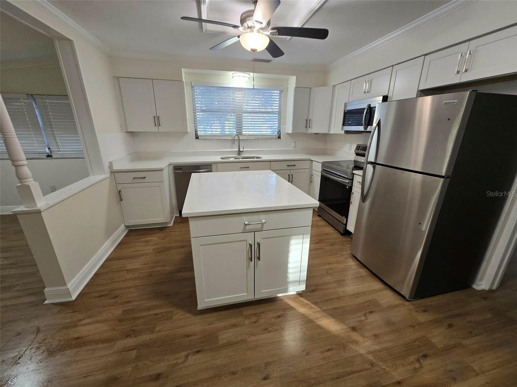 Photo of 3301 W Woodlawn Avenue, Tampa, FL 33607 (MLS # O6366566)