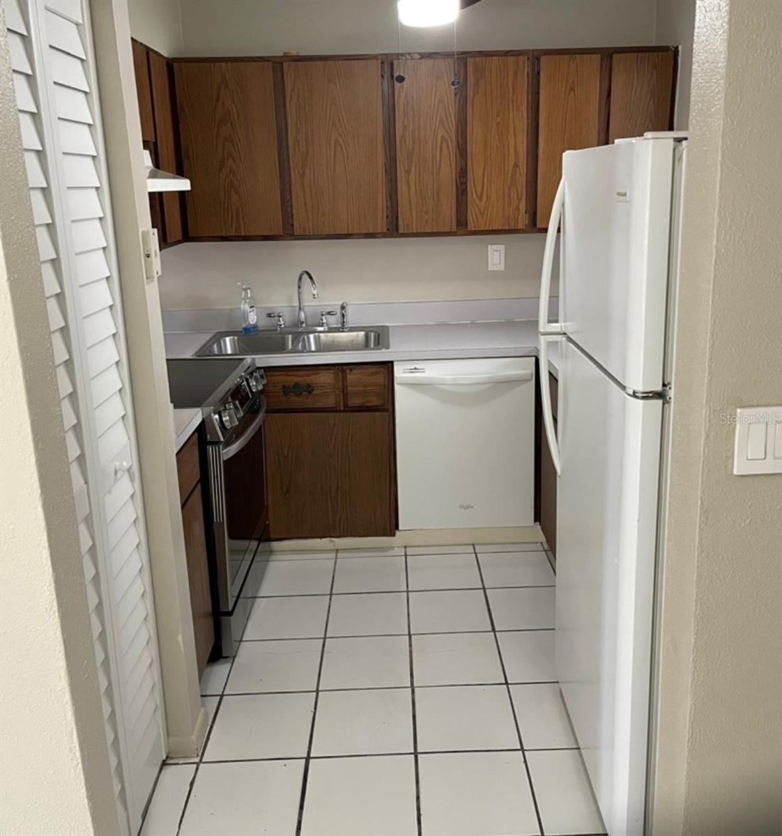 COACHMAN CREEK CONDO - Residential Lease