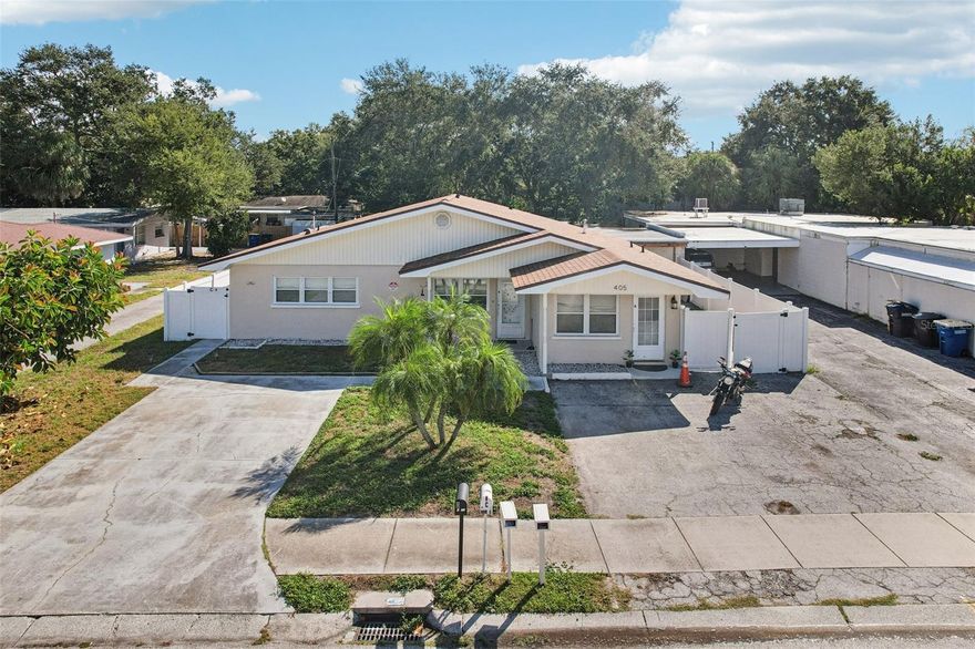 Incredible income producing opportunity in the heart of Clearwater, Florida which is one of the top destinations in the country. This is an amazing
fourplex in Skycrest with the following components: Unit A (studio), Unit B (2 bed/1 bath), and Units C and D are both 1 bed/bath. The interior
units recently received tasteful updates including fresh interior paint, appliances and flooring. The seller increased the curb appeal by completing
renovations on the landscaping on the side and back of the home. There is also a functional storage shed in the backyard. All units have central
A/C, block & stucco construction, and a fenced lot. Great location — walkable to amenities, Clearwater Beach and so much more! Make your
appointment today.