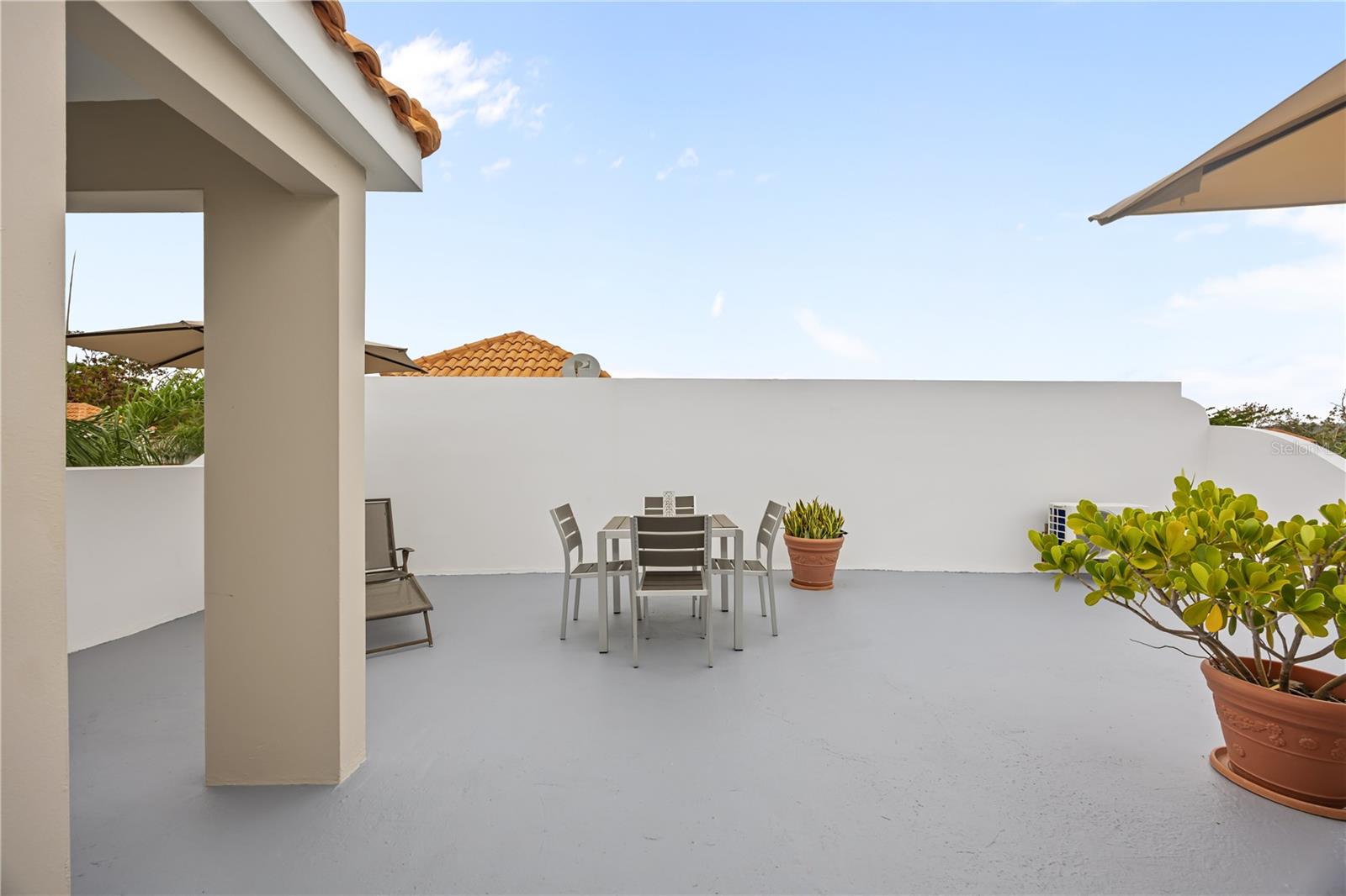 CHALET DEL MAR CONDOMINIUM - Residential