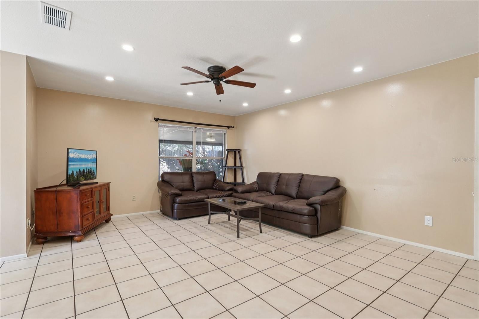 INDIAN WELLS UNIT 3 - Residential