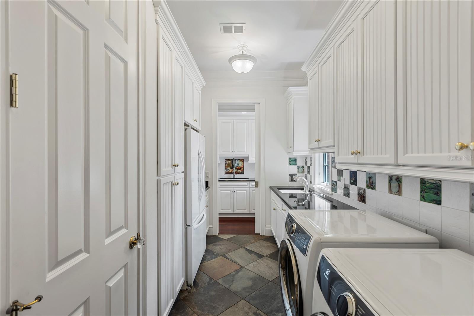 KEENES POINTE - Residential