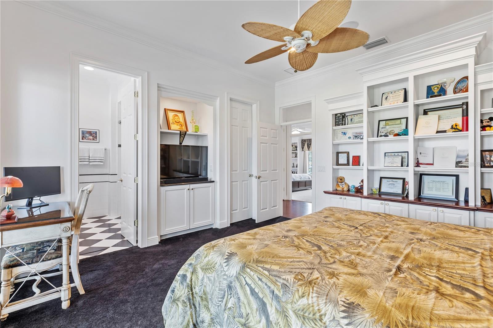 KEENES POINTE - Residential