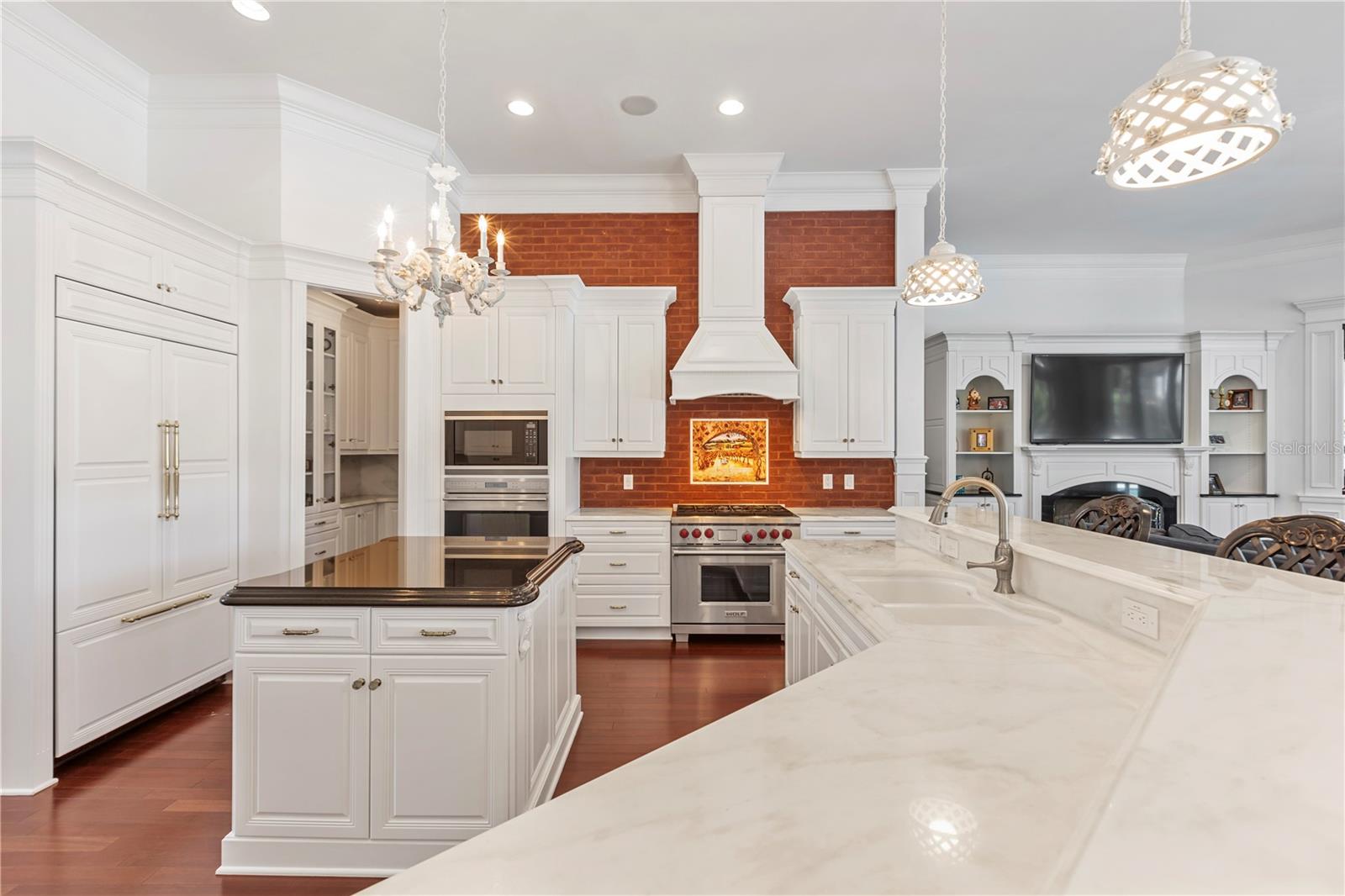 KEENES POINTE - Residential