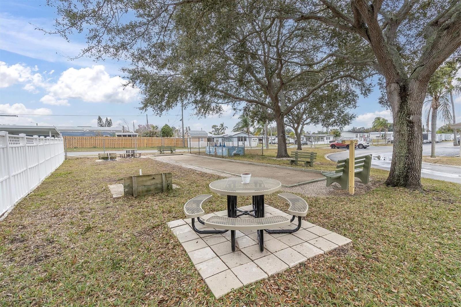 TAHITIAN GARDENS CONDO - Residential