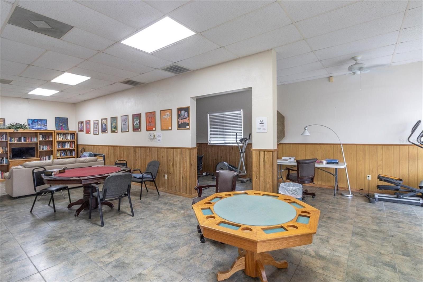 TAHITIAN GARDENS CONDO - Residential