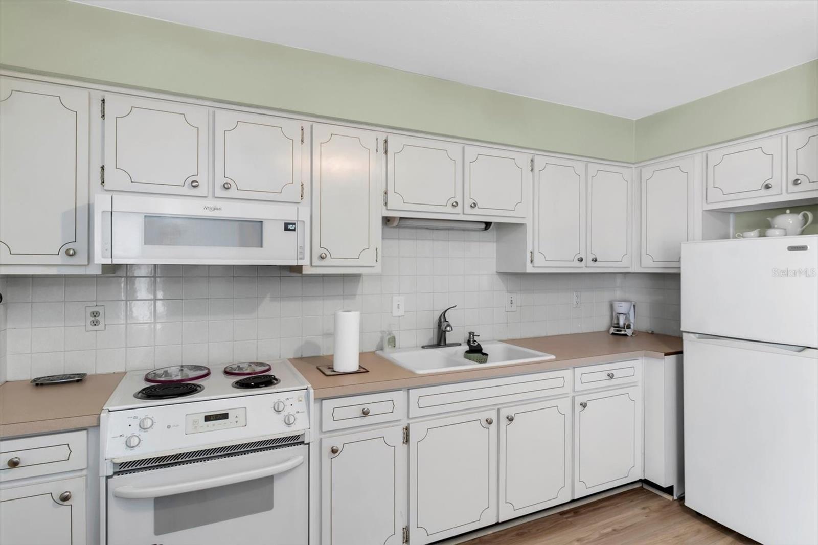 TAHITIAN GARDENS CONDO - Residential