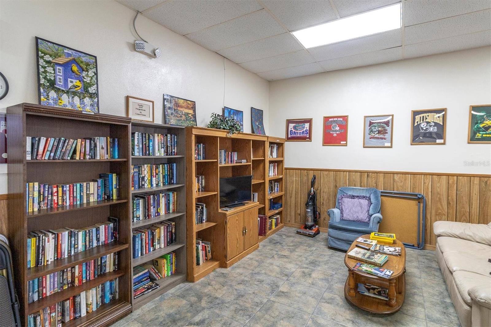 TAHITIAN GARDENS CONDO - Residential