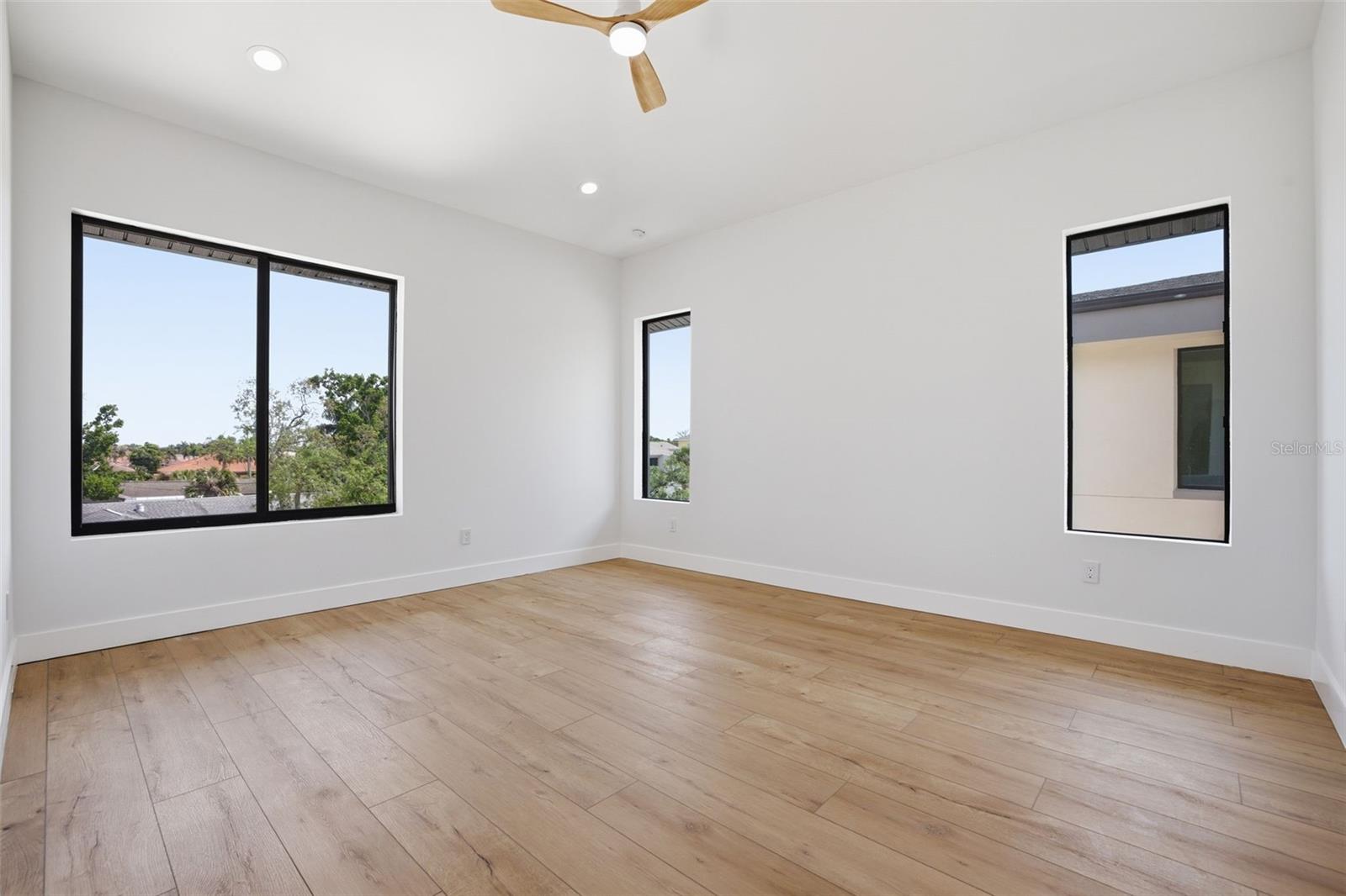 SHORE ACRES EDGEWATER SEC - Residential