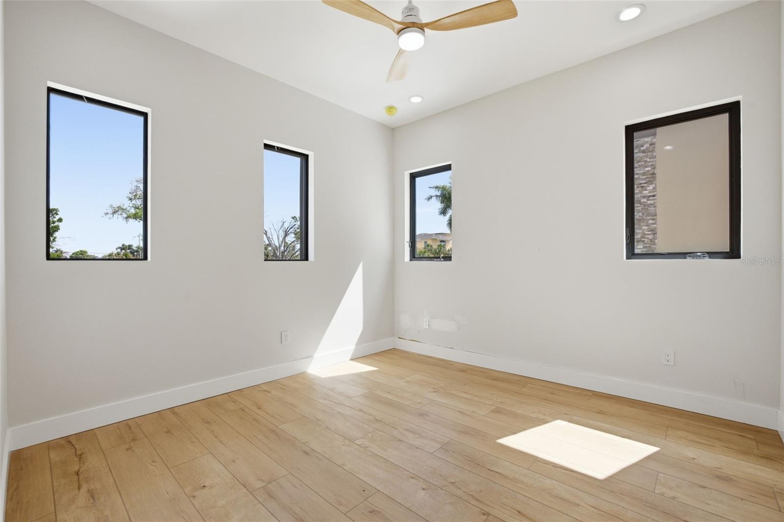 SHORE ACRES EDGEWATER SEC - Residential