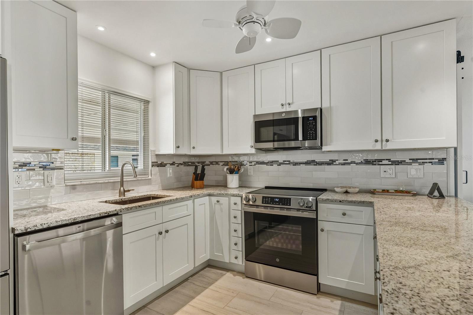 LIDO HARBOUR - Residential