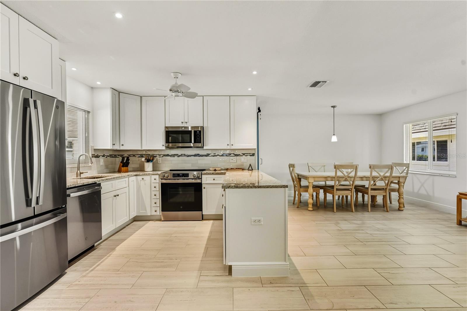 LIDO HARBOUR - Residential