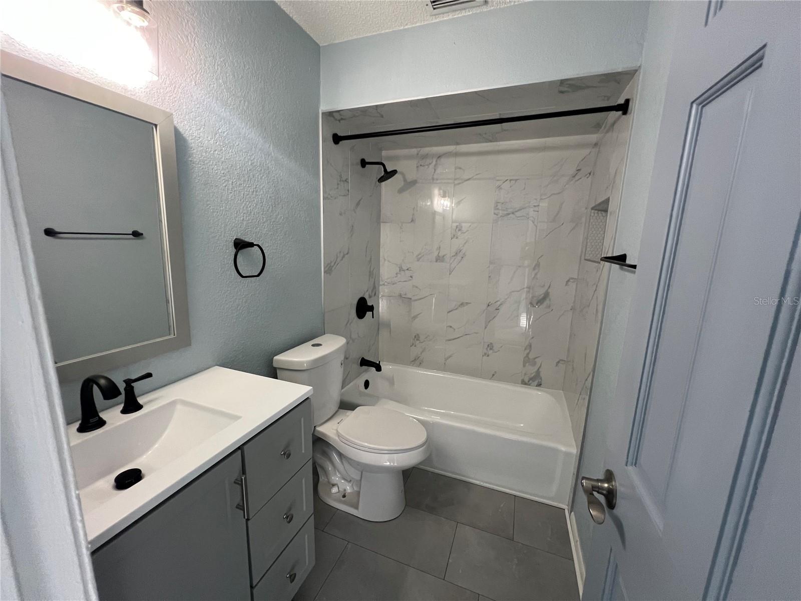 KINGS COURT VILLAS BLDG 02 - Residential Lease