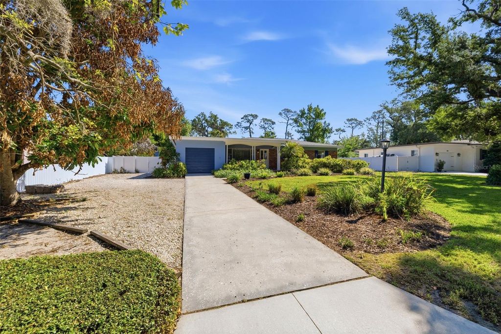 Photo of 308 Live Oak Avenue, Temple Terrace, FL 33617 (MLS # TB8497452)