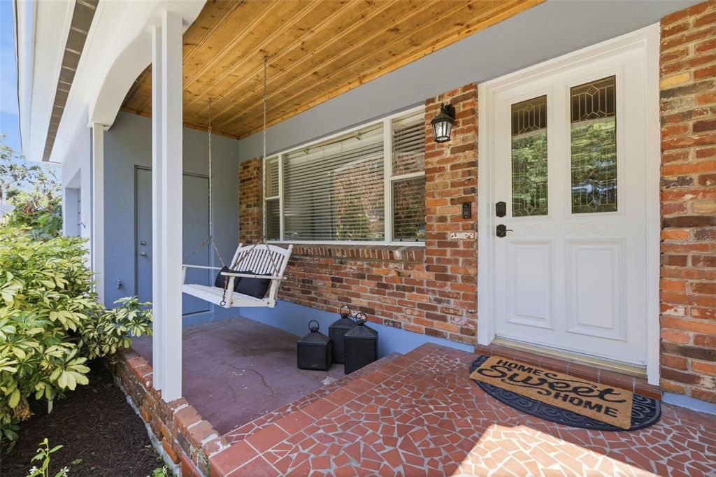 Photo of 308 Live Oak Avenue, Temple Terrace, FL 33617 (MLS # TB8497452)