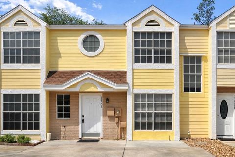 Photo of 11008 Yorkshire Ridge Court, Orlando, FL 32837 (MLS # O6397747)