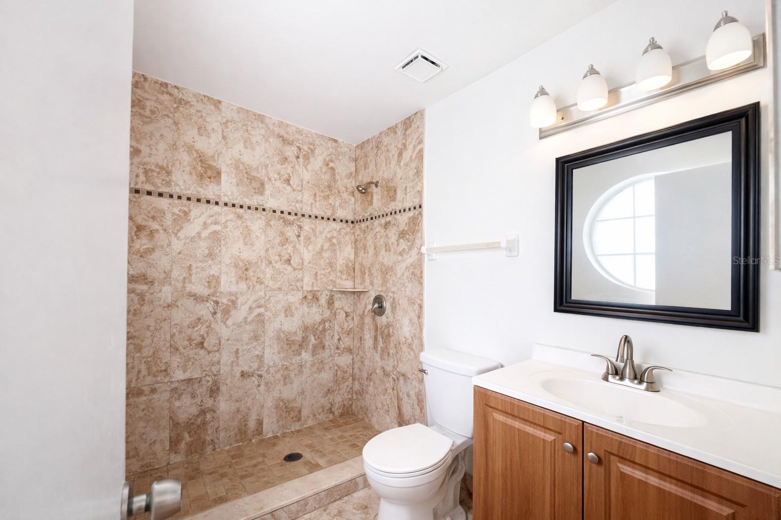 WINDSOR WALK - Residential