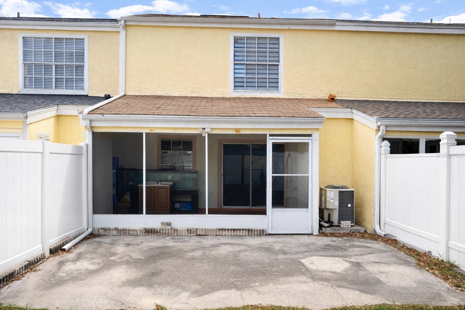 WINDSOR WALK - Residential