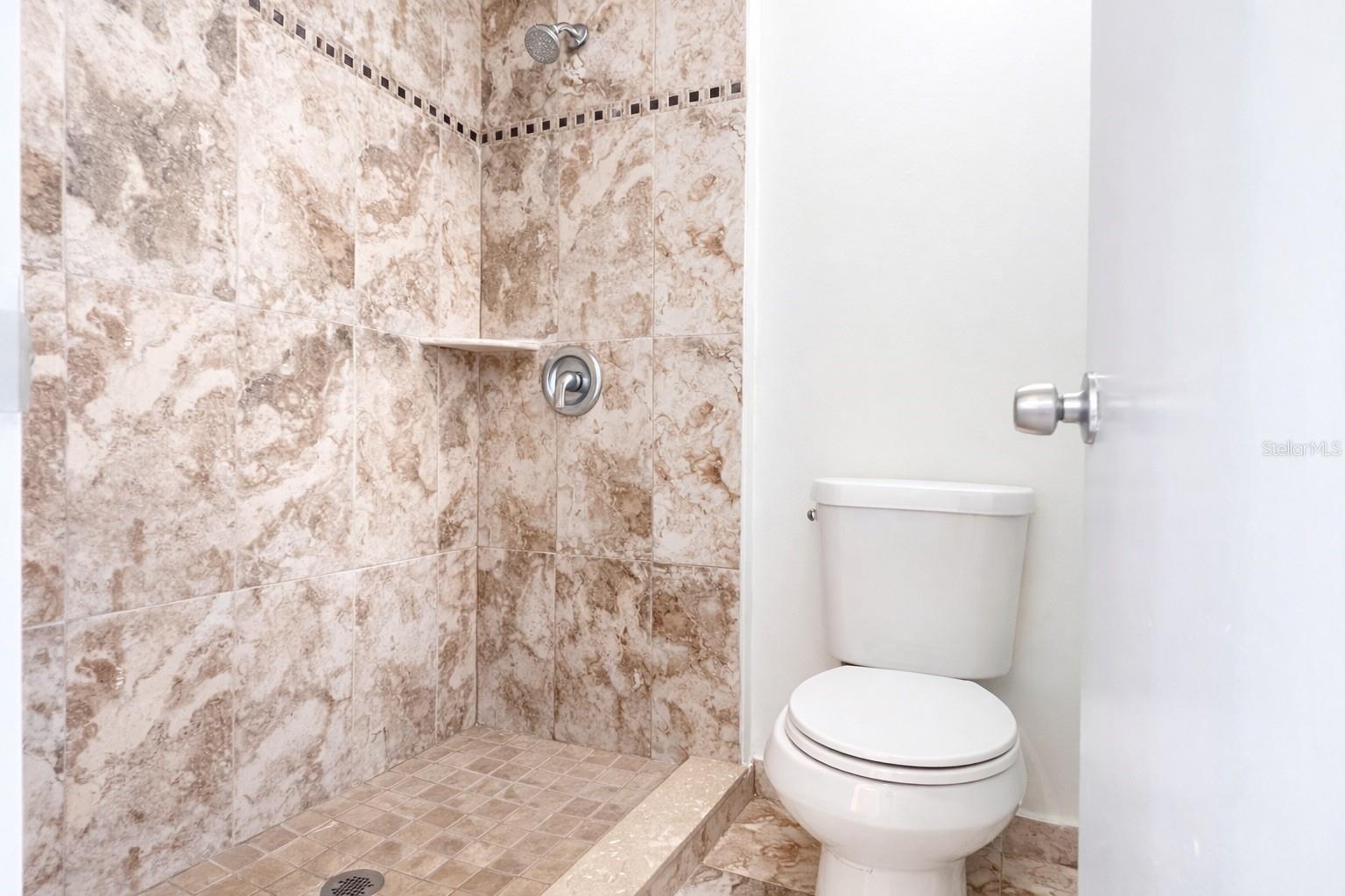 WINDSOR WALK - Residential