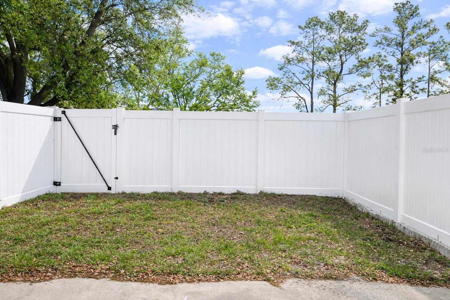 WINDSOR WALK - Residential