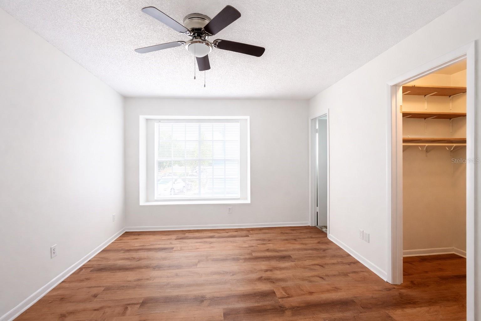 WINDSOR WALK - Residential