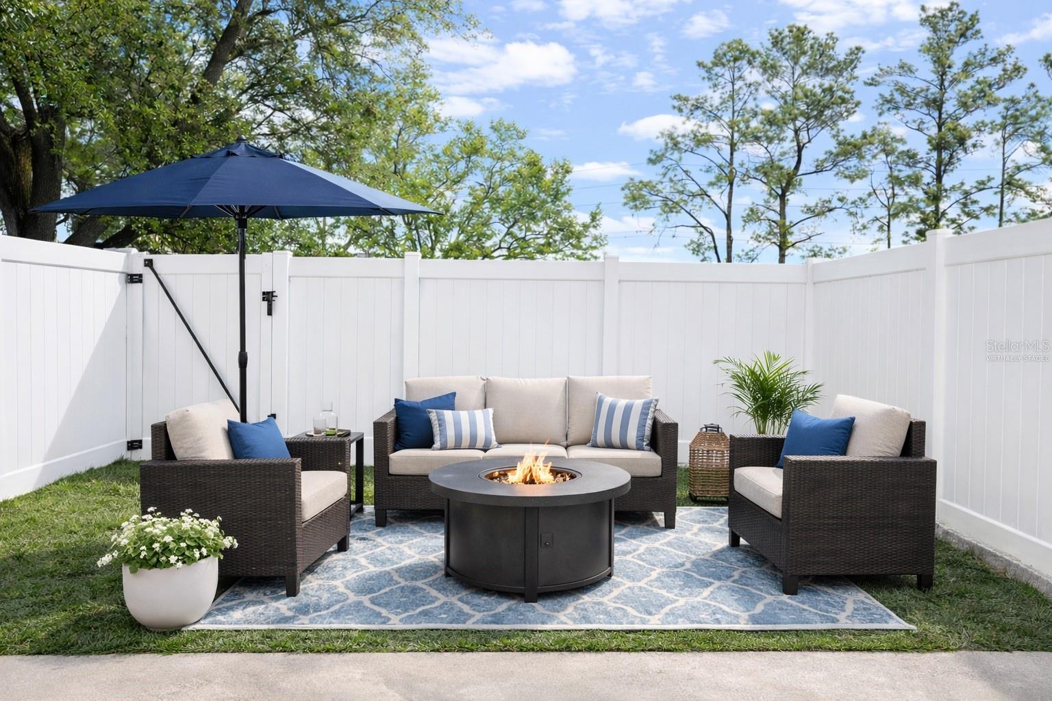 WINDSOR WALK - Residential