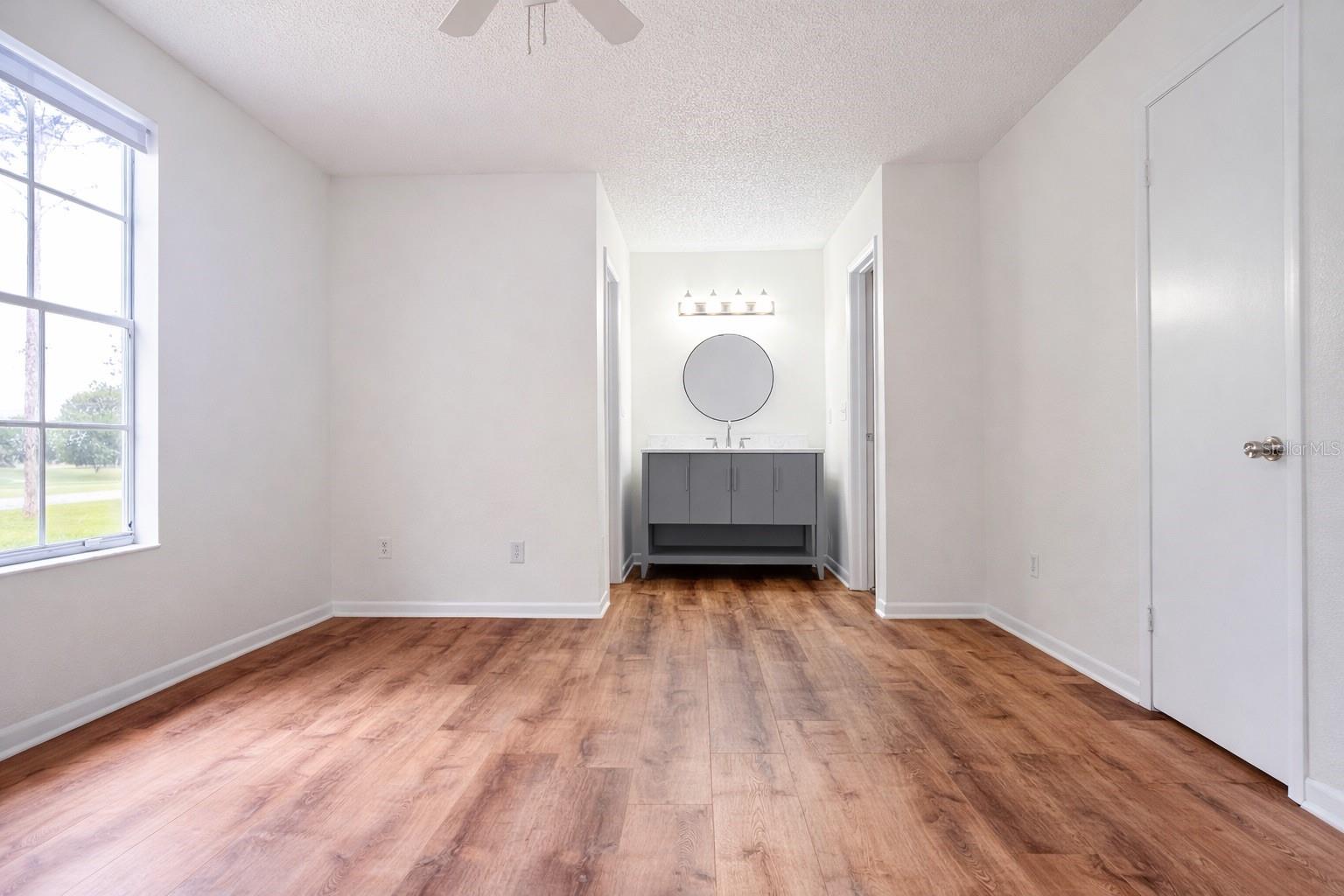 WINDSOR WALK - Residential