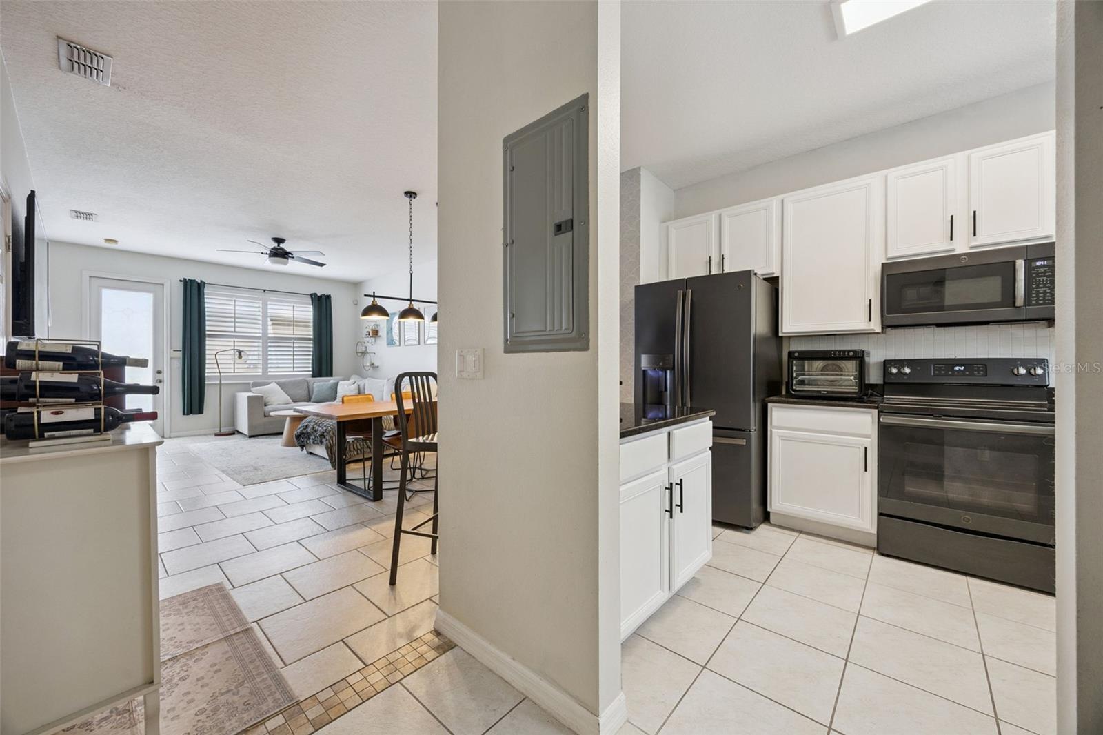 SIGNATURE LKS-PCL 01D PH 01 - Residential