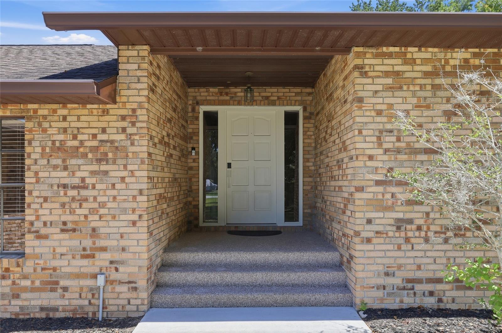 3021 PINEWOOD COURT
