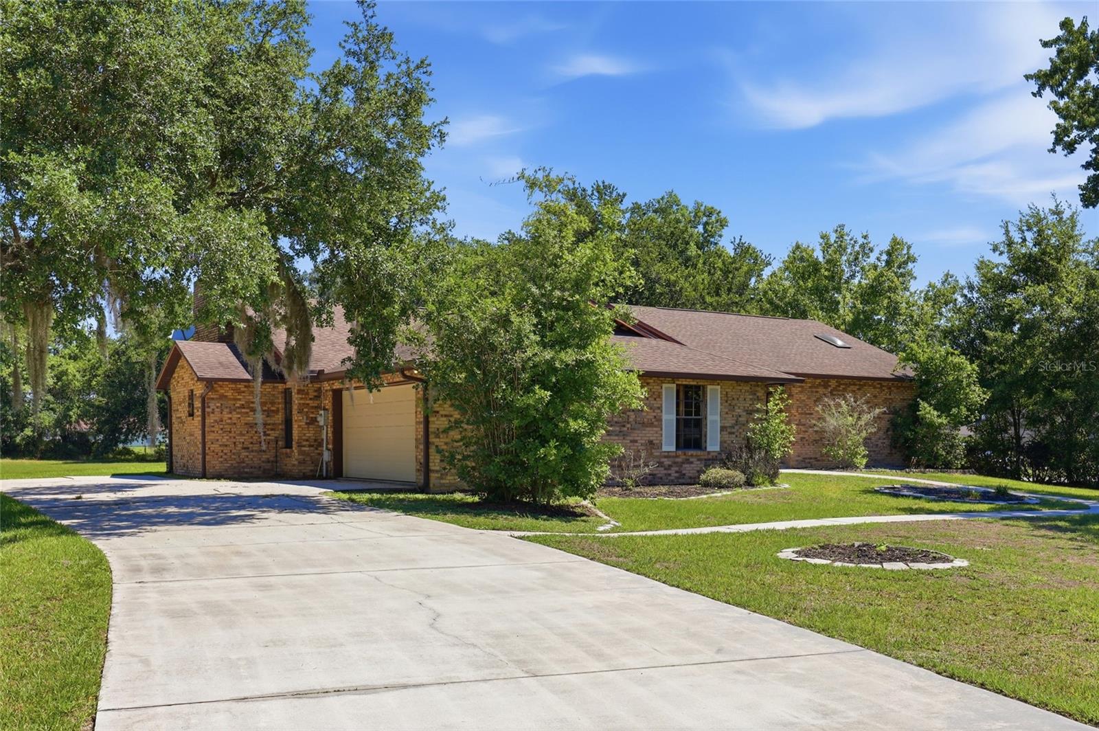 3021 PINEWOOD COURT