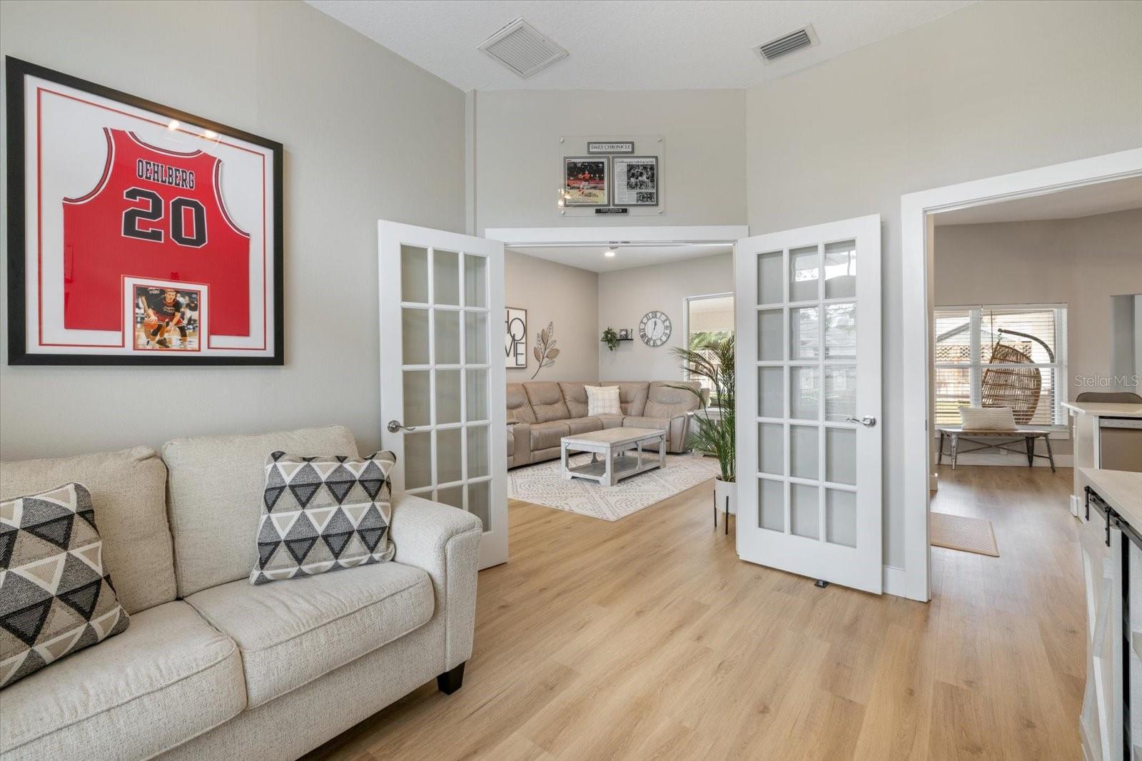 LAKE SARASOTA - Residential