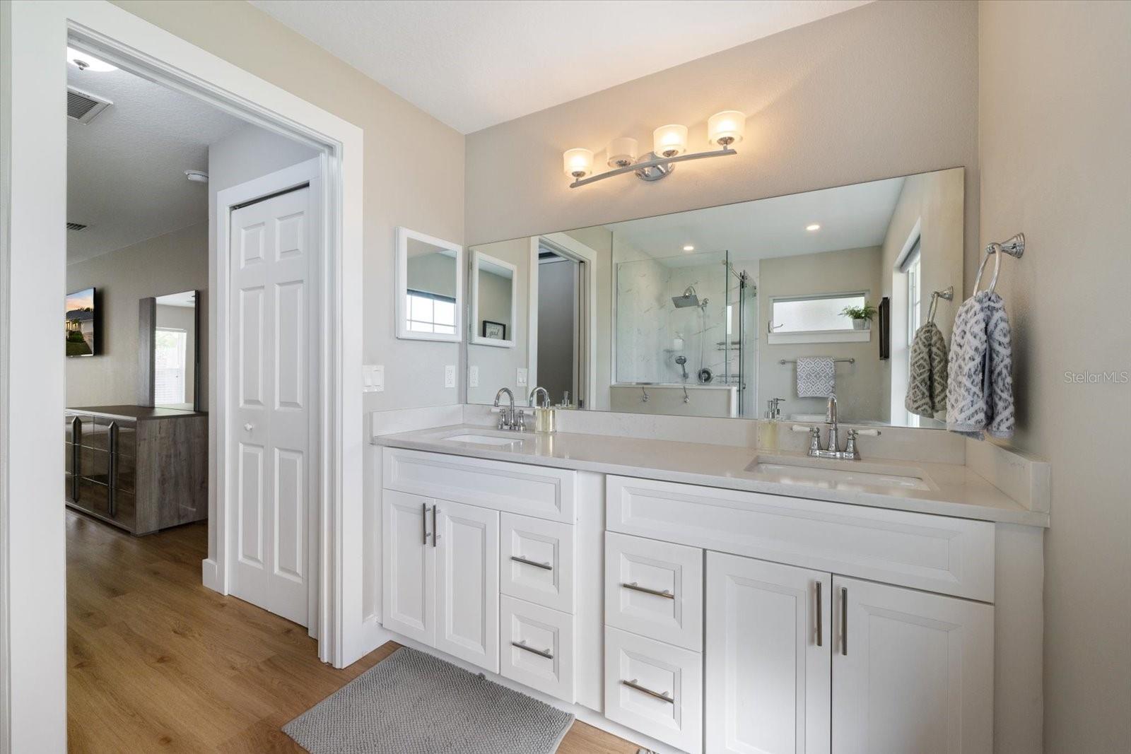 LAKE SARASOTA - Residential