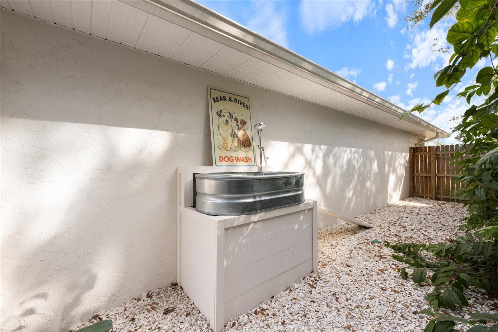 LAKE SARASOTA - Residential