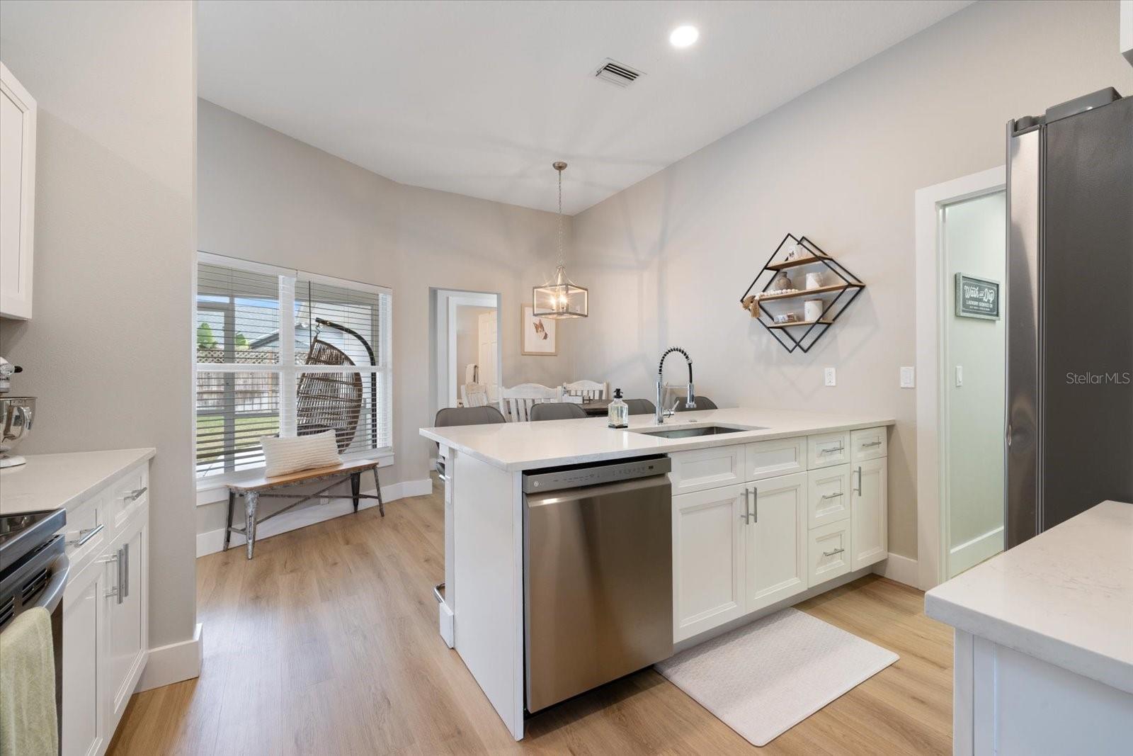 LAKE SARASOTA - Residential