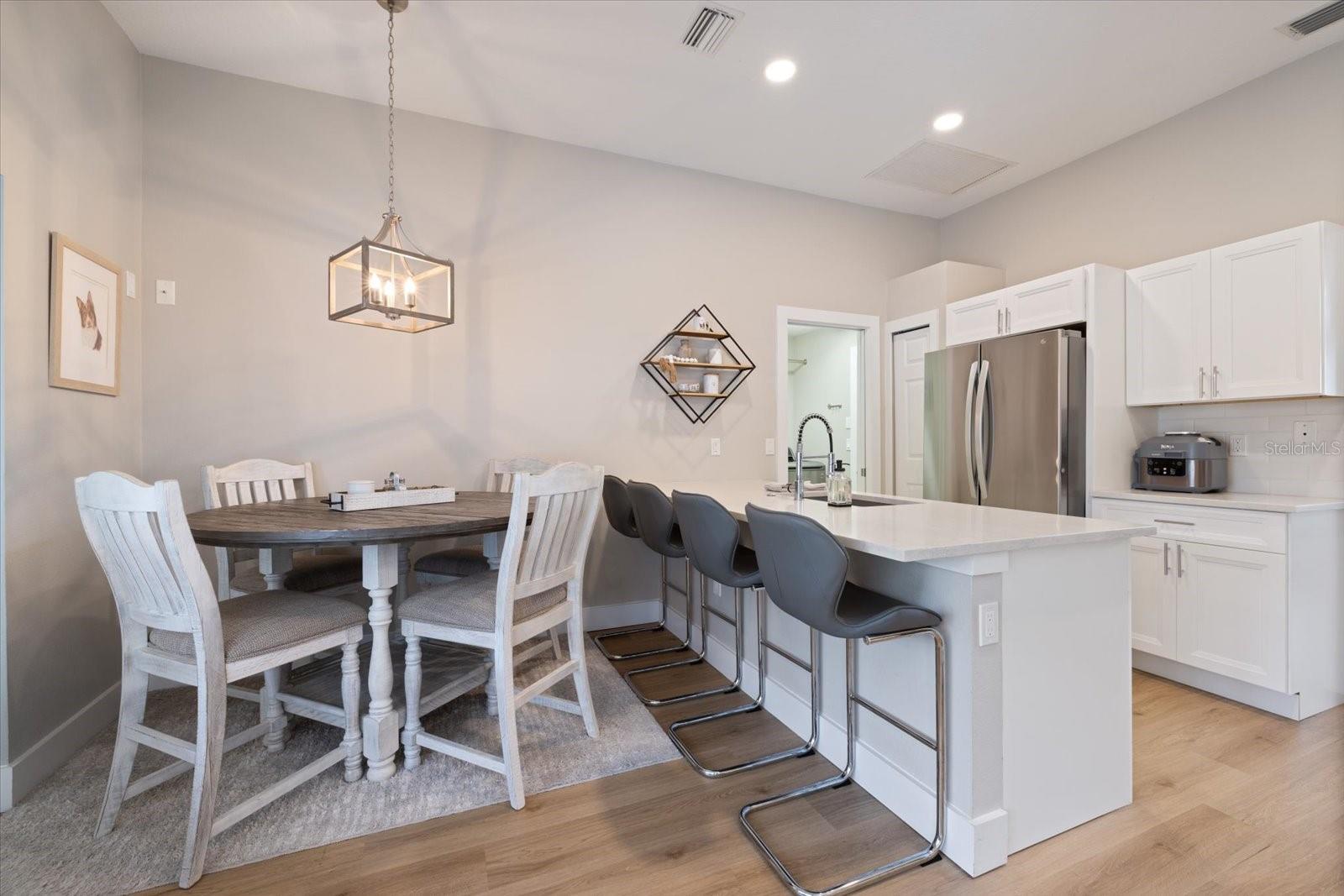 LAKE SARASOTA - Residential