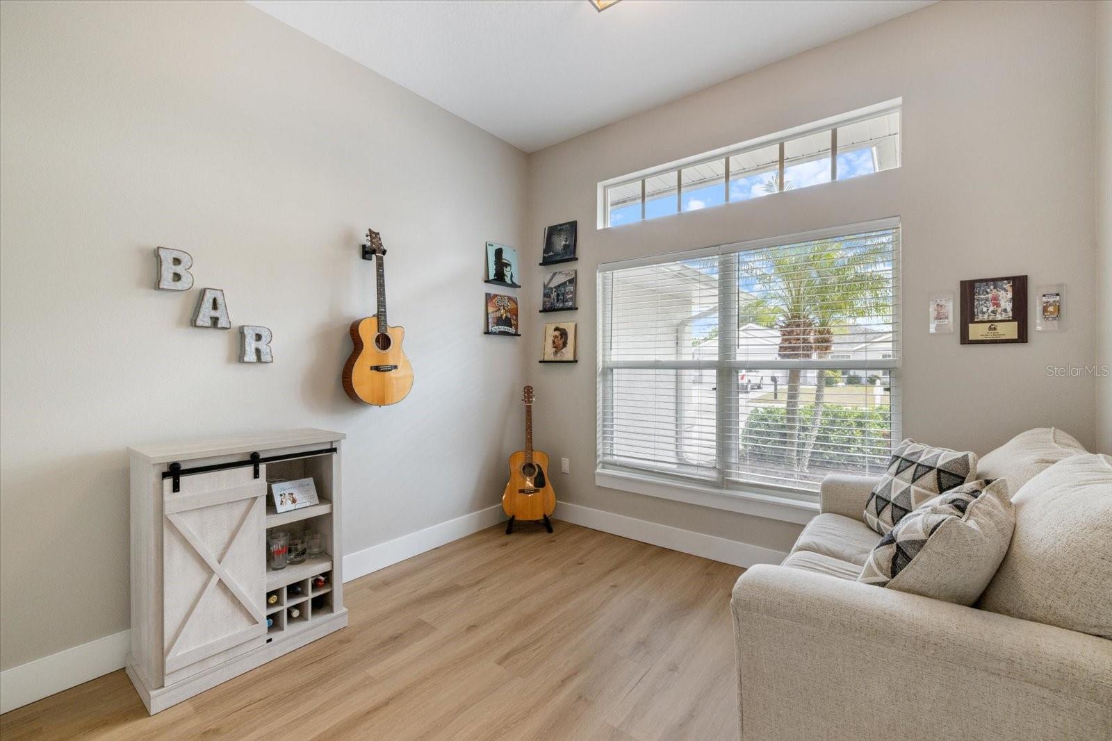 LAKE SARASOTA - Residential