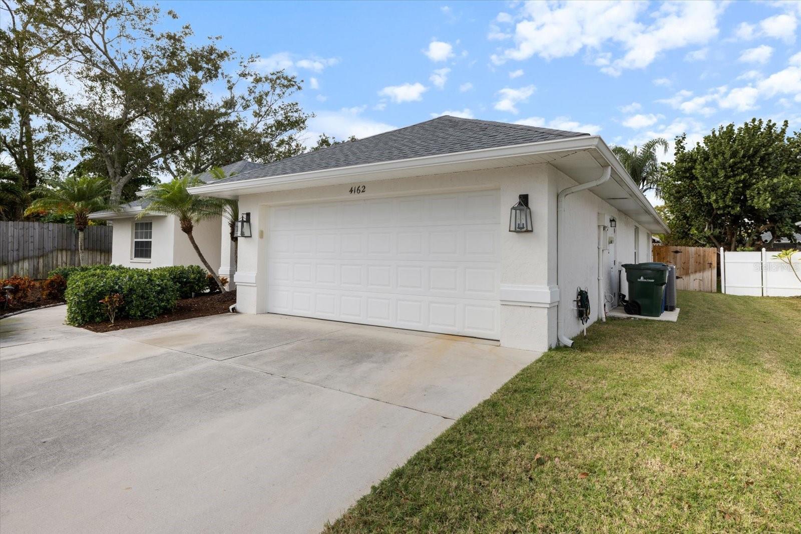 LAKE SARASOTA - Residential