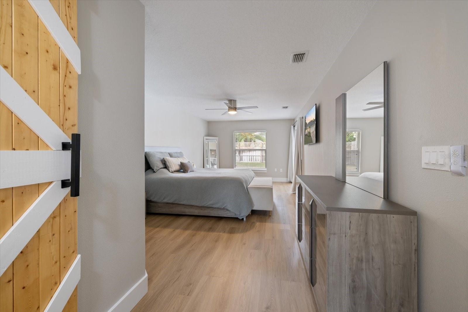 LAKE SARASOTA - Residential