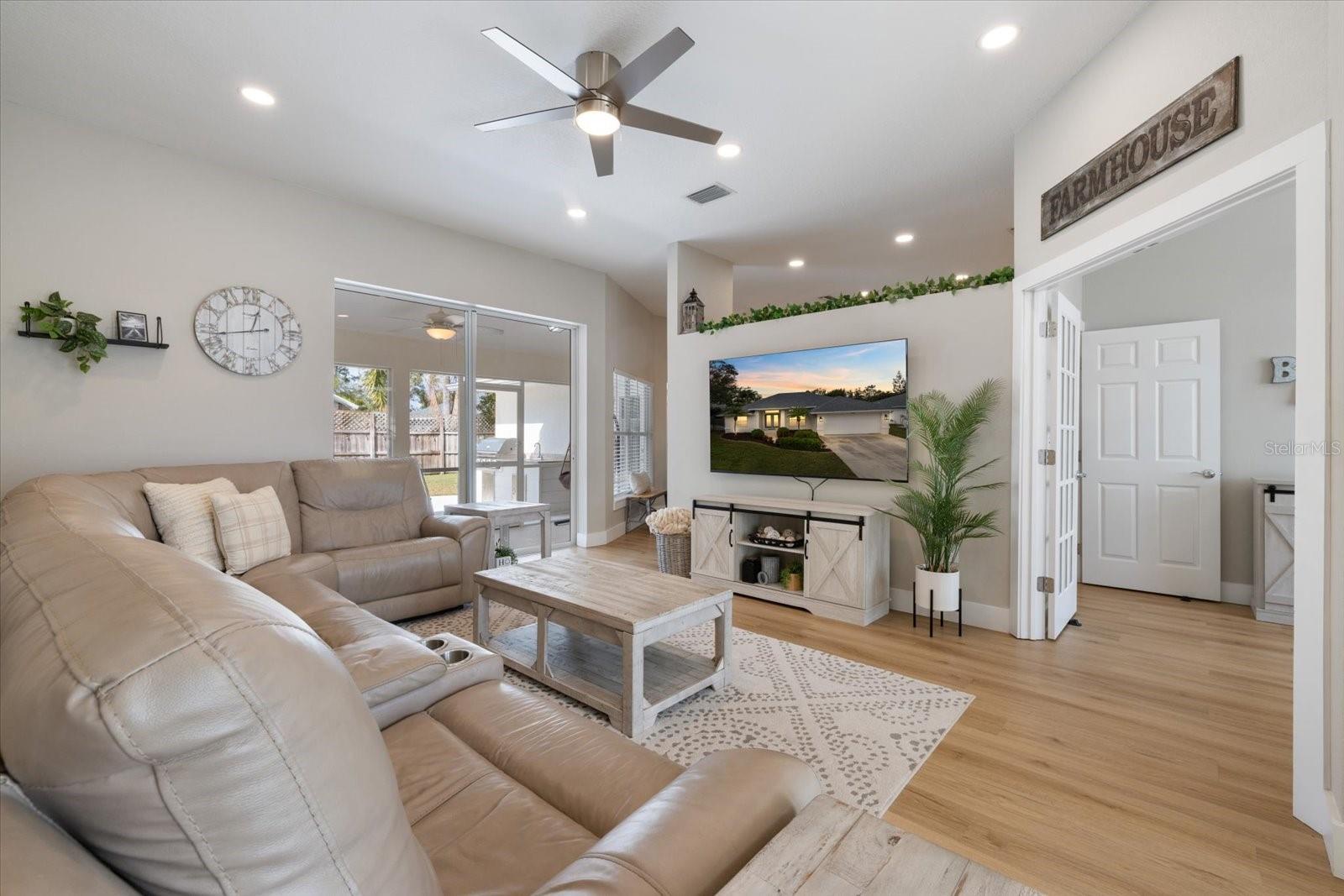 LAKE SARASOTA - Residential