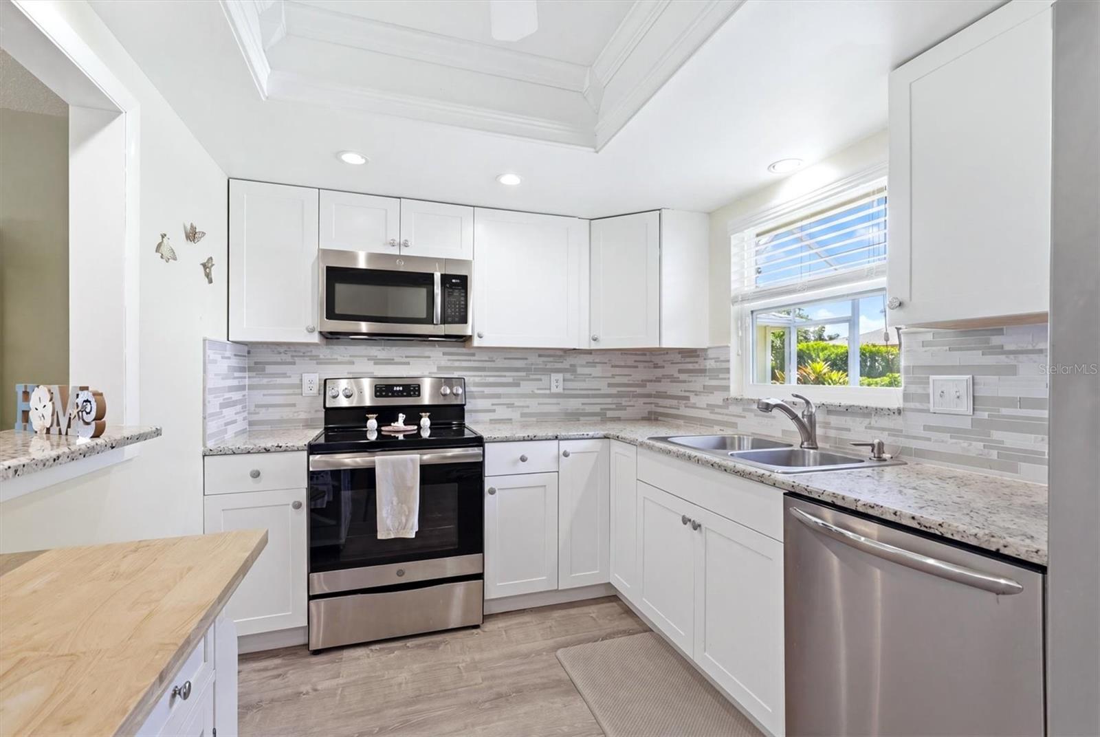 VILLAGE GREEN OF BRADENTON SEC 4 - Residential