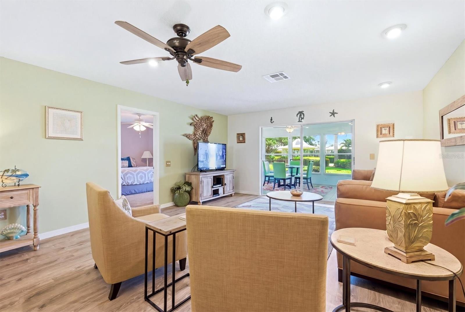 VILLAGE GREEN OF BRADENTON SEC 4 - Residential