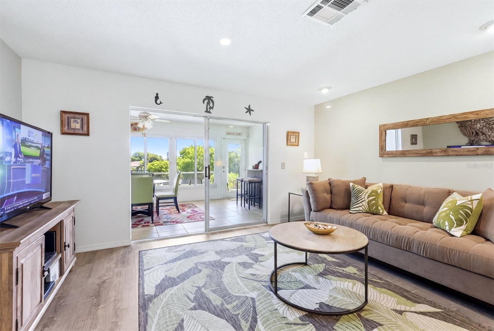 VILLAGE GREEN OF BRADENTON SEC 4 - Residential