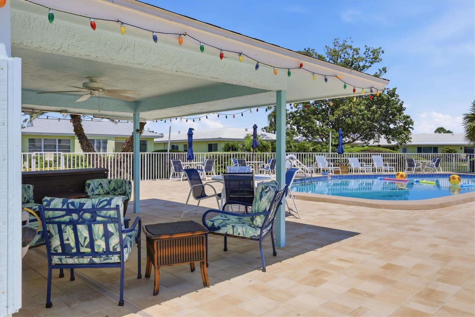 VILLAGE GREEN OF BRADENTON SEC 4 - Residential