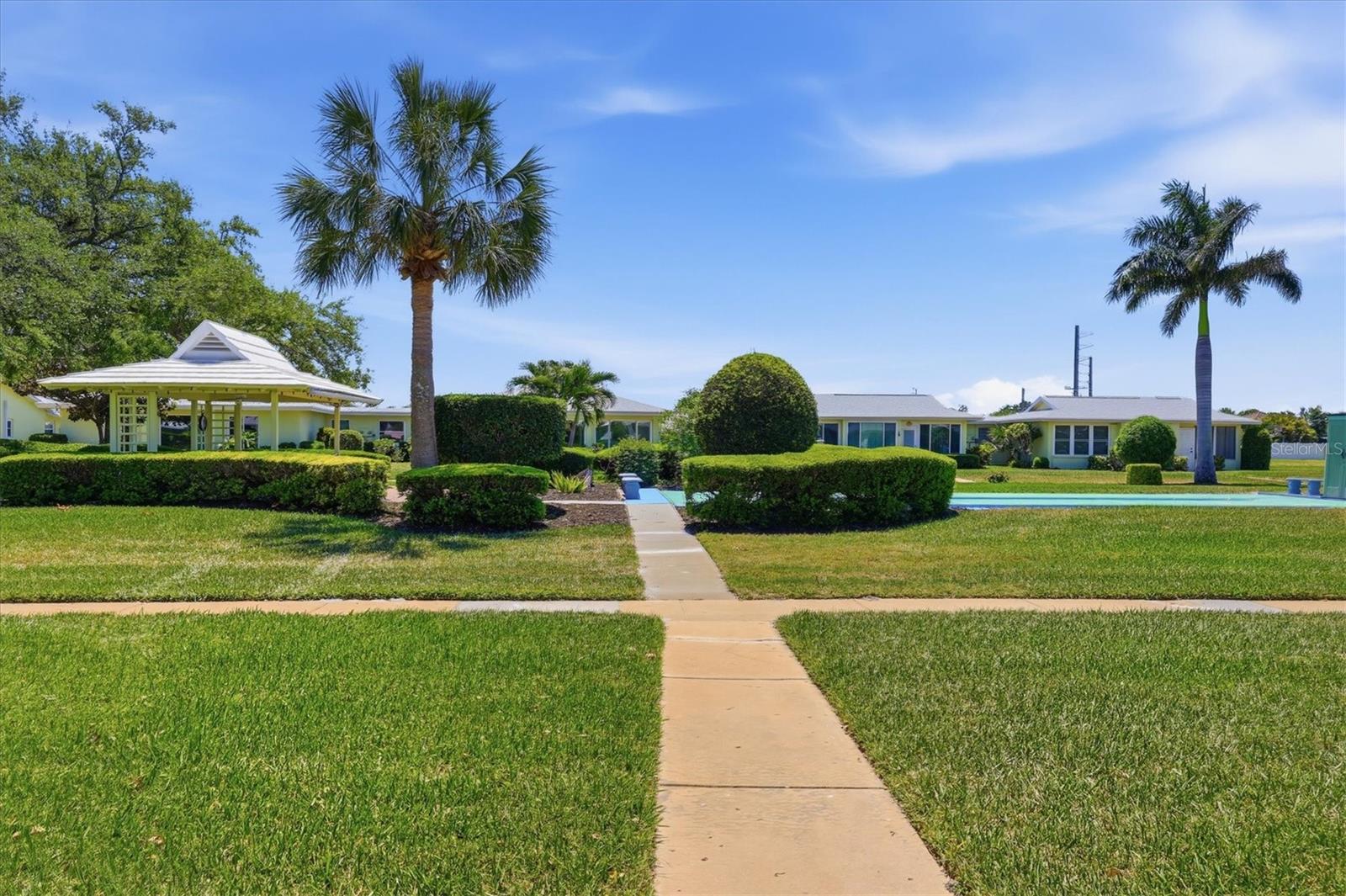 VILLAGE GREEN OF BRADENTON SEC 4 - Residential