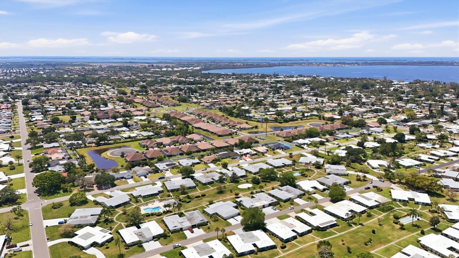 VILLAGE GREEN OF BRADENTON SEC 4 - Residential